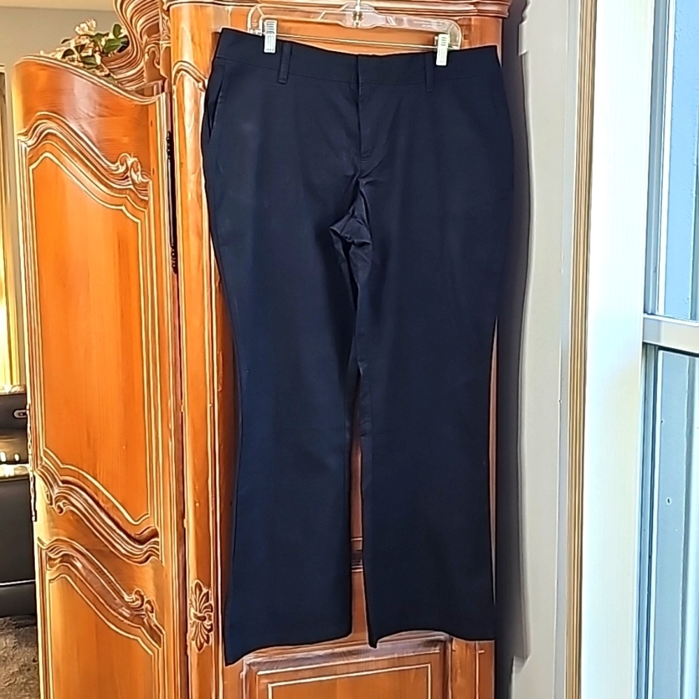 DICKIES, CRAFTED FOR WOMEN. Black‎ size 16. SLIM style. 4 pockets.